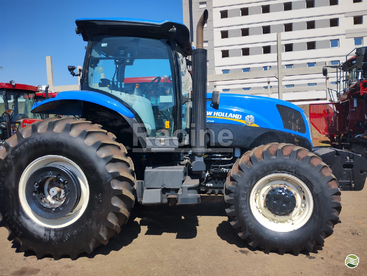 TRATOR NEW HOLLAND NEW T7 205 Tração 4x4 Racine Tratores - Case JAU SÃO PAULO SP